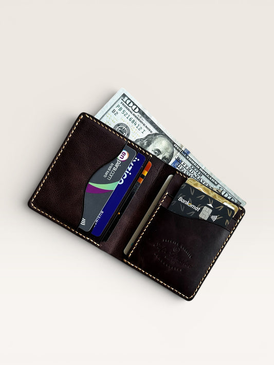 Safir Leather el yapımı taba rengi İtalyan deri cüzdan, nakit ve kart bölmeli, şık ve dayanıklı.