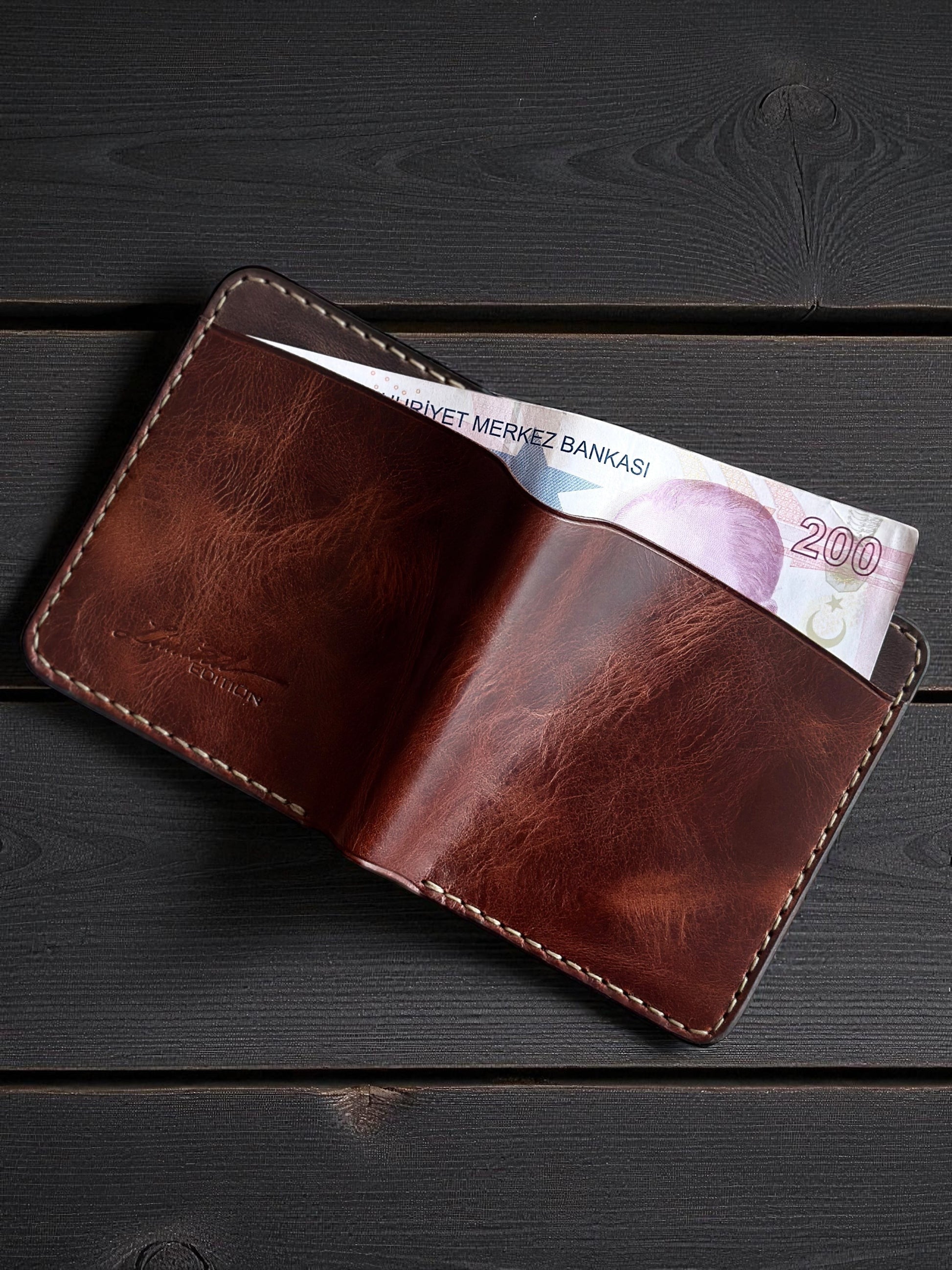 Safir Leather Torino hakiki İtalyan deri el yapımı çıtçıtlı kartlık cüzdan, kahverengi, nakit para bölmeli.