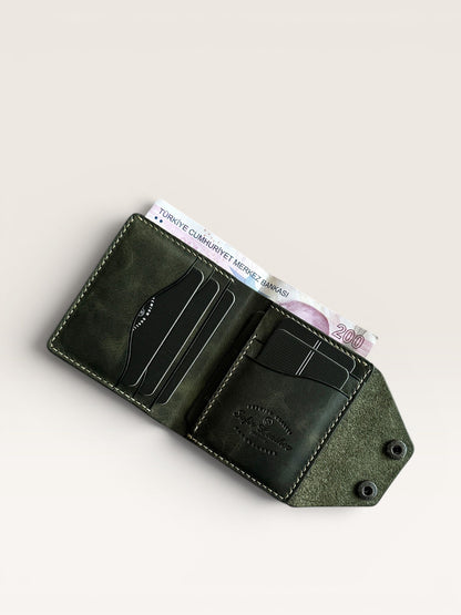 Safir Leather yeşil haki hakiki deri Babil Lock cüzdan, kart bölmeli ve çıtçıt kapamalı.