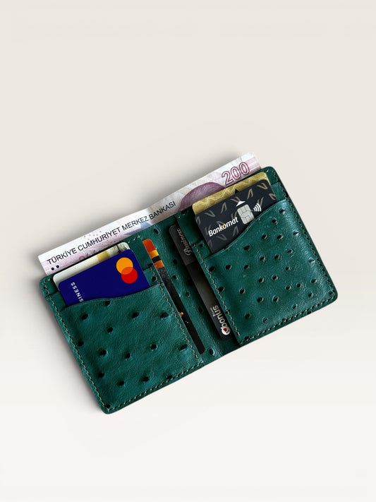 Safir Leather yeşil ve siyah devekuşu derisi cüzdan, elde dikilmiş, kart ve para bölmeli, minimal tasarım.