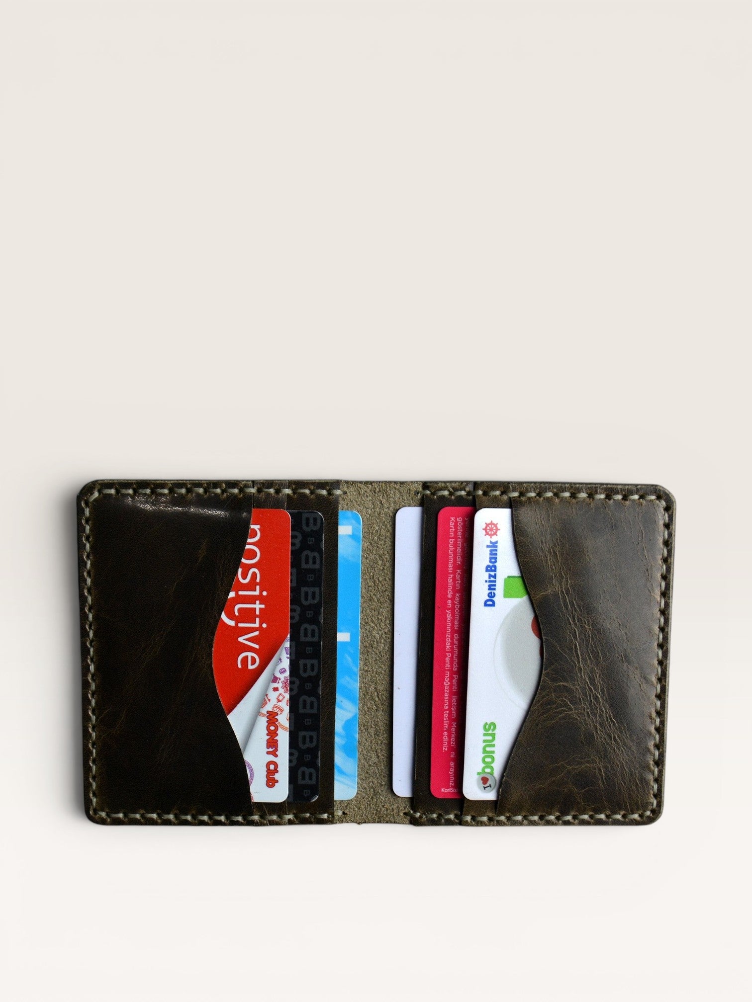 Safir Leather zeytin siyahı renkli, el yapımı, mumlu dikişli, kart bölmeli hakiki dana derisi minimal cüzdan